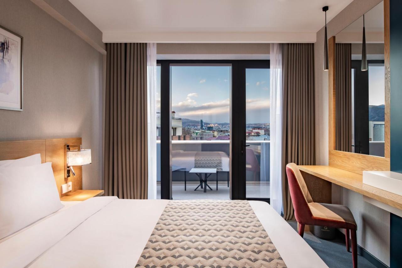 Clocks Hotel Tbilissi Extérieur photo